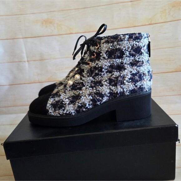 Chanel Tweed Calfskin Pearl Combat Short Ankle Boots Chunky Heel Size 42 - Picture 6 of 16